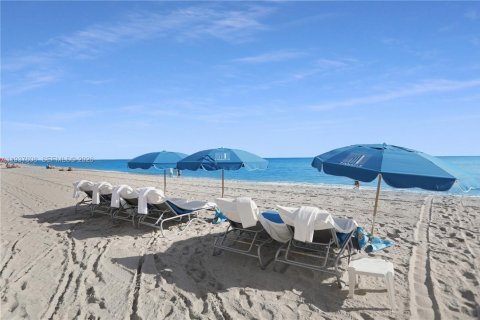 Купить кондоминиум в Санни-Айлс-Бич, Флорида 3 спальни, 194.17м2, № 1995523 - фото 21