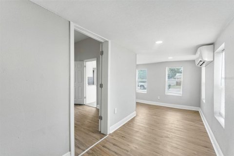 Propiedad comercial en venta en Eagle Lake, Florida, 384.06 m2 № 1906744 - foto 18