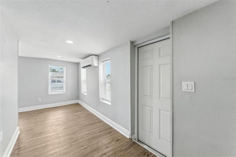 Propiedad comercial en venta en Eagle Lake, Florida, 384.06 m2 № 1906744 - foto 19