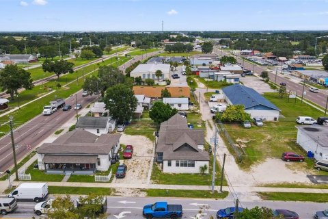 Propiedad comercial en venta en Eagle Lake, Florida, 384.06 m2 № 1906744 - foto 1