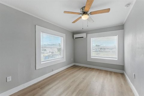 Propiedad comercial en venta en Eagle Lake, Florida, 384.06 m2 № 1906744 - foto 10