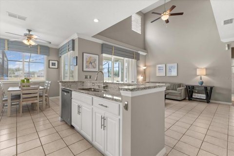 House in Kissimmee, Florida 5 bedrooms, 241.92 sq.m. № 1679762 - photo 7