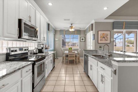 House in Kissimmee, Florida 5 bedrooms, 241.92 sq.m. № 1679762 - photo 8