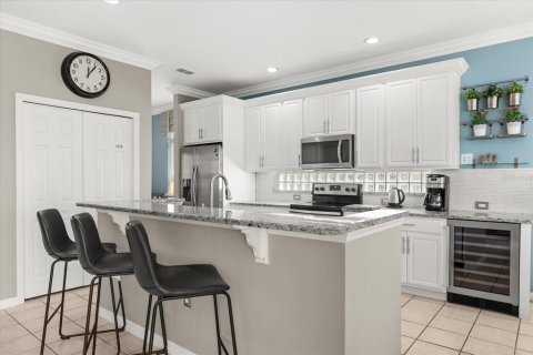 House in Kissimmee, Florida 5 bedrooms, 241.92 sq.m. № 1679762 - photo 6