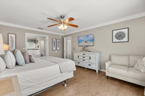 House in Kissimmee, Florida 5 bedrooms, 241.92 sq.m. № 1679762 - photo 21