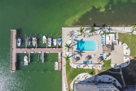Condominio en venta en Saint Petersburg, Florida, 2 dormitorios, 167.97 m2 № 2149987 - foto 9