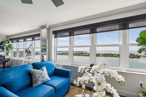 Condominio en venta en Saint Petersburg, Florida, 2 dormitorios, 167.97 m2 № 2149987 - foto 2