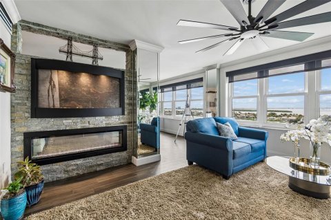 Condominio en venta en Saint Petersburg, Florida, 2 dormitorios, 167.97 m2 № 2149987 - foto 6