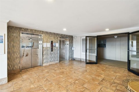 Condominio en venta en Saint Petersburg, Florida, 2 dormitorios, 167.97 m2 № 2149987 - foto 18