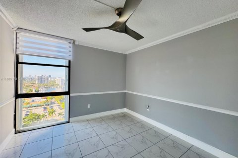 Copropriété à louer à Aventura, Floride: 2 chambres, 106.19 m2 № 1892962 - photo 14