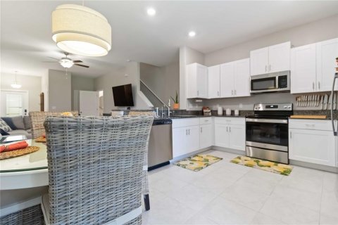 Townhouse in Sun City Center, Florida 3 bedrooms, 158.03 sq.m. № 1855713 - photo 13