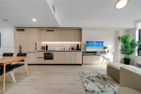 Copropriété à louer à Miami, Floride: 1 chambre, 60.39 m2 № 2153443 - photo 2