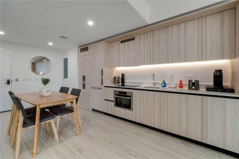 Condo à Miami, Floride, 1 chambre  № 2153443