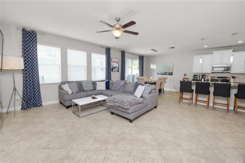 Casa en venta en Brandon, Florida, 4 dormitorios, 264.68 m2 № 1805402 - foto 10