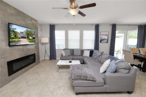 Casa en venta en Brandon, Florida, 4 dormitorios, 264.68 m2 № 1805402 - foto 8