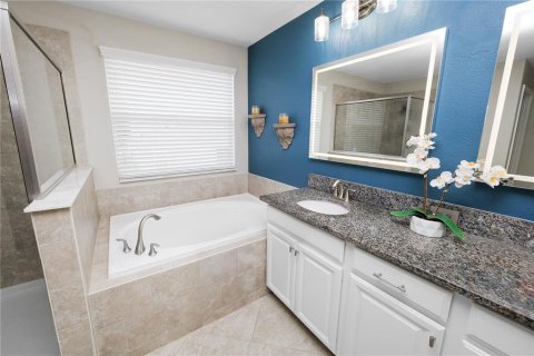 Casa en venta en Brandon, Florida, 4 dormitorios, 264.68 m2 № 1805402 - foto 28