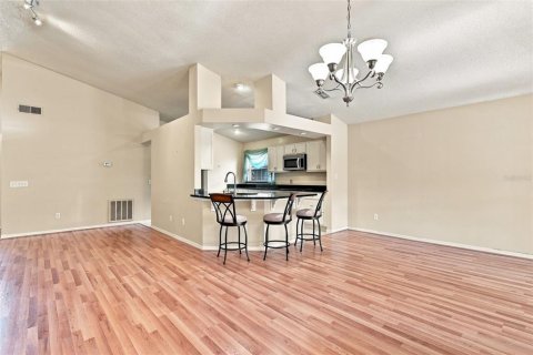 Villa ou maison à vendre à Apopka, Floride: 3 chambres, 156.26 m2 № 2351708 - photo 8