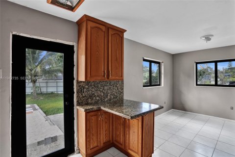 Villa ou maison à louer à Homestead, Floride: 4 chambres, 135.64 m2 № 2000124 - photo 15