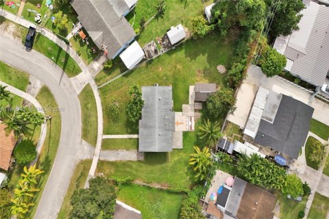 Villa ou maison à louer à Homestead, Floride: 4 chambres, 135.64 m2 № 2000124 - photo 23