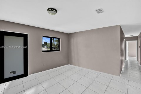 Villa ou maison à louer à Homestead, Floride: 4 chambres, 135.64 m2 № 2000124 - photo 6