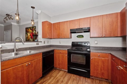 Condo in Orlando, Florida, 2 bedrooms  № 1528893 - photo 11