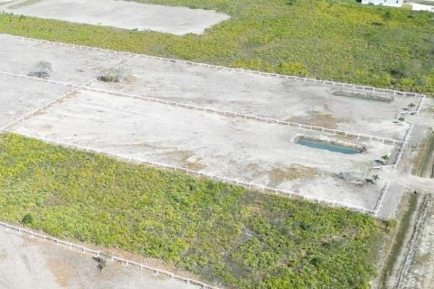 Land in Okeechobee, Florida № 1745037 - photo 1