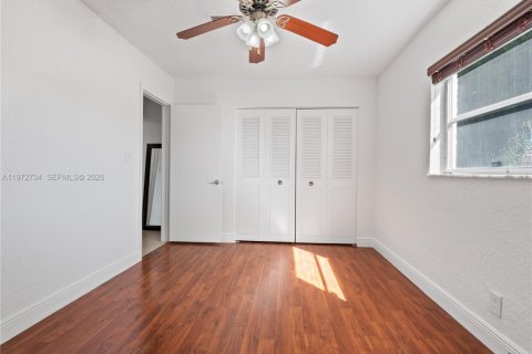 House in Tamarac, Florida 3 bedrooms, 151.43 sq.m. № 2033363 - photo 21