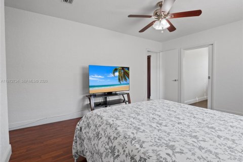 House in Tamarac, Florida 3 bedrooms, 151.43 sq.m. № 2033363 - photo 26