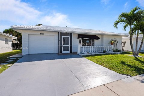House in Tamarac, Florida 3 bedrooms, 151.43 sq.m. № 2033363 - photo 4