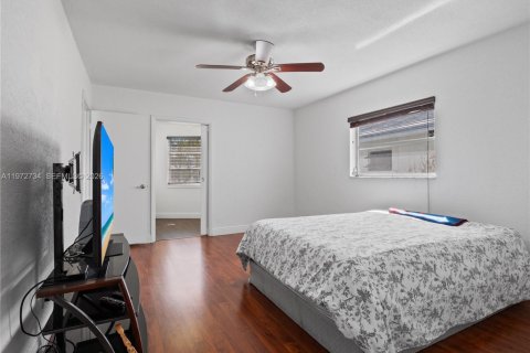 House in Tamarac, Florida 3 bedrooms, 151.43 sq.m. № 2033363 - photo 27