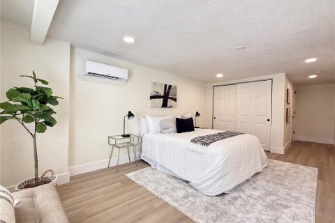 Casa en venta en Saint Petersburg, Florida, 4 dormitorios, 171.31 m2 № 1795383 - foto 5