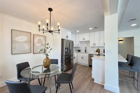 Casa en venta en Saint Petersburg, Florida, 4 dormitorios, 171.31 m2 № 1795383 - foto 10