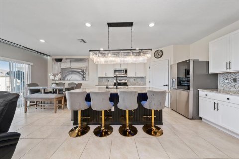 House in Lake Alfred, Florida 5 bedrooms, 241.64 sq.m. № 2403696 - photo 8