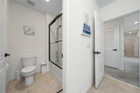 House in Lake Alfred, Florida 5 bedrooms, 241.64 sq.m. № 2403696 - photo 20