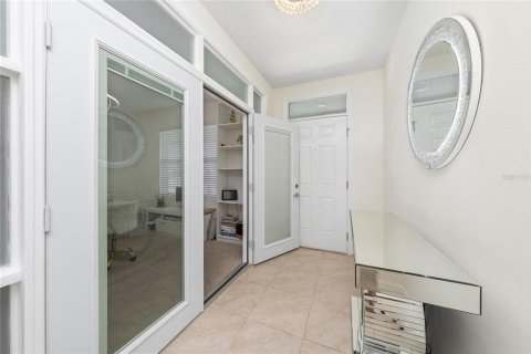 House in Lake Alfred, Florida 5 bedrooms, 241.64 sq.m. № 2403696 - photo 13