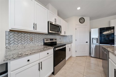 House in Lake Alfred, Florida 5 bedrooms, 241.64 sq.m. № 2403696 - photo 10
