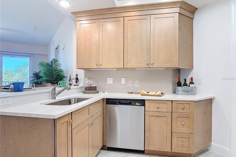 Condo in New Smyrna Beach, Florida, 2 bedrooms  № 1577127 - photo 18