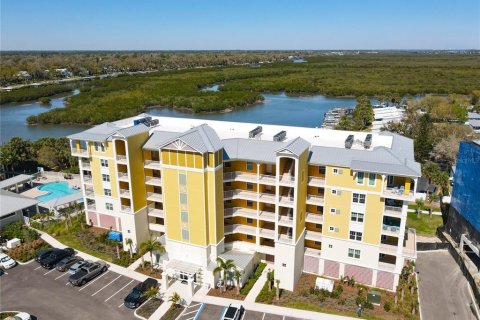 Condo in New Smyrna Beach, Florida, 2 bedrooms  № 1577127 - photo 1