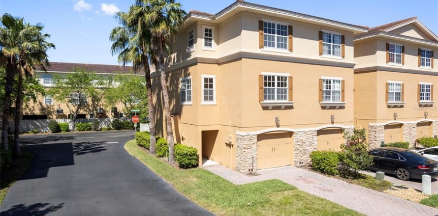 Adosado en New Port Richey, Florida 3 dormitorios, 158.86 m2 № 2102250