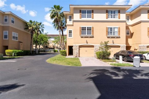 Adosado en venta en New Port Richey, Florida, 3 dormitorios, 158.86 m2 № 2102250 - foto 2