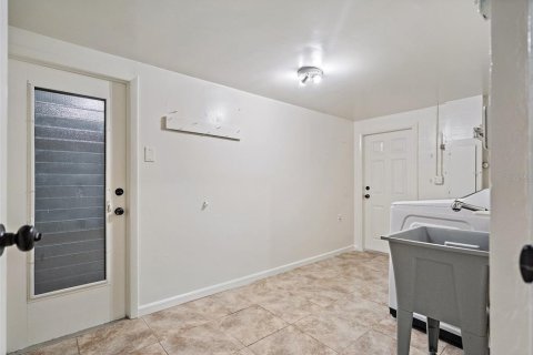 House in Saint Petersburg, Florida 2 bedrooms, 198.72 sq.m. № 1909969 - photo 27