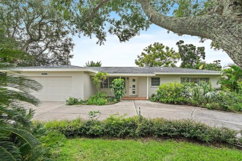 House in Saint Petersburg, Florida 2 bedrooms, 198.72 sq.m. № 1909969 - photo 8