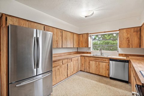 House in Saint Petersburg, Florida 2 bedrooms, 198.72 sq.m. № 1909969 - photo 17