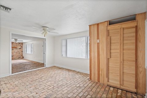 House in Saint Petersburg, Florida 2 bedrooms, 198.72 sq.m. № 1909969 - photo 21