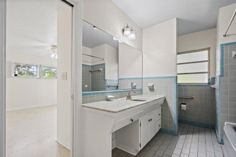 House in Saint Petersburg, Florida 2 bedrooms, 198.72 sq.m. № 1909969 - photo 29