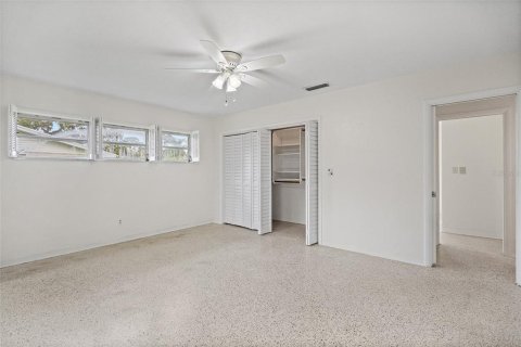House in Saint Petersburg, Florida 2 bedrooms, 198.72 sq.m. № 1909969 - photo 26