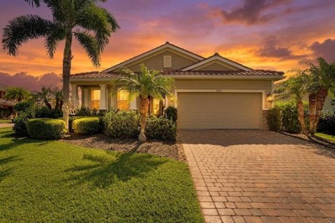 House in Sarasota, Florida 3 bedrooms, 169.83 sq.m. № 2119422