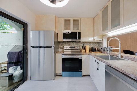 Touwnhouse à louer à Aventura, Floride: 2 chambres, 104.33 m2 № 1957319 - photo 5