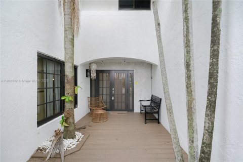 Touwnhouse à louer à Aventura, Floride: 2 chambres, 104.33 m2 № 1957319 - photo 3
