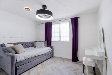 Touwnhouse à louer à Aventura, Floride: 2 chambres, 104.33 m2 № 1957319 - photo 13